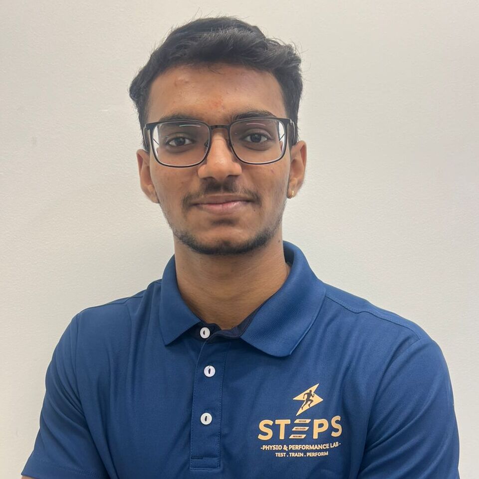 Mayur Ravate coaching athlete